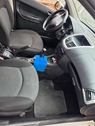 PEUGEOT-207-2012
