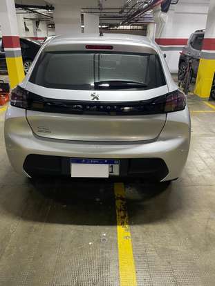 PEUGEOT-208-2021