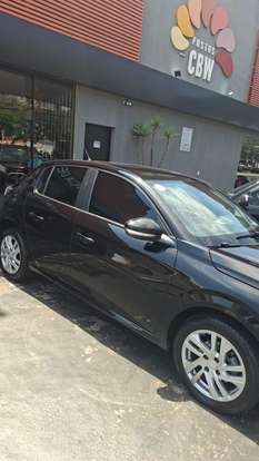 PEUGEOT-208-2021