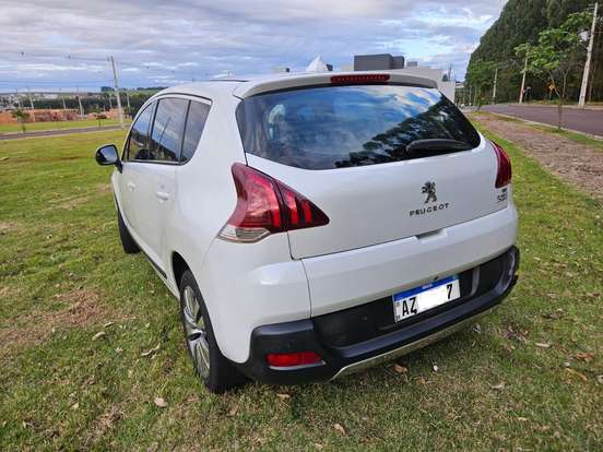 PEUGEOT-3008-2016