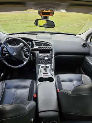PEUGEOT-3008-2016