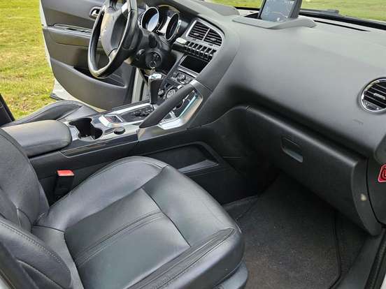 PEUGEOT-3008-1.6 GRIFFE THP 16V GASOLINA 4P AUTOMÁTICO PEUGEOT-3008-2016
