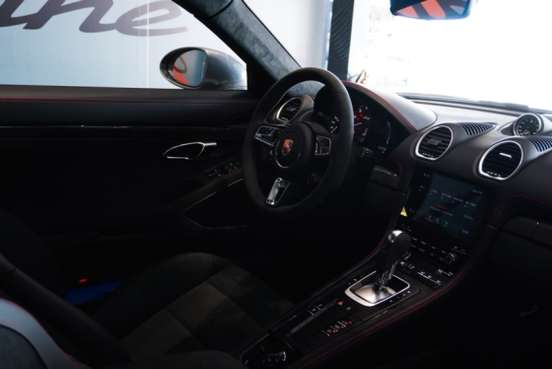 PORSCHE-718-2025