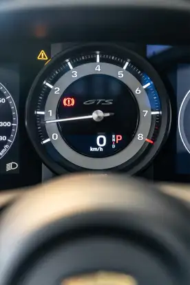PORSCHE-911-2023