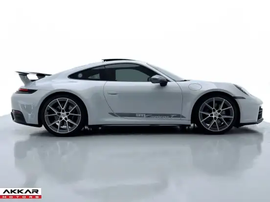 PORSCHE-911-2025