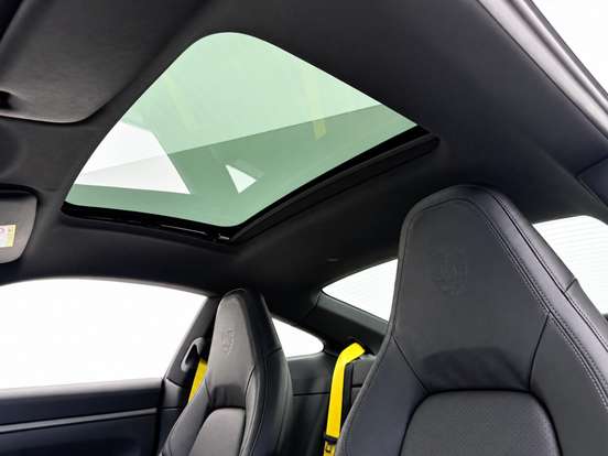PORSCHE-911-2025