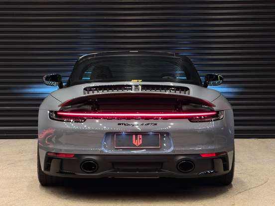 PORSCHE-911-3.0 24V H6 GASOLINA TARGA 4 GTS PDK PORSCHE-911-2023