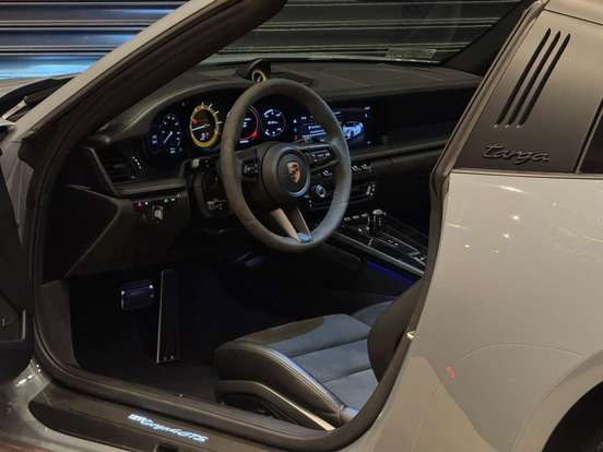 PORSCHE-911-3.0 24V H6 GASOLINA TARGA 4 GTS PDK PORSCHE-911-2023