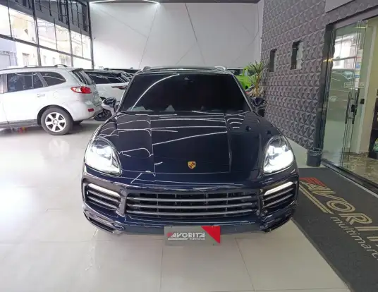 PORSCHE-CAYENNE-2018