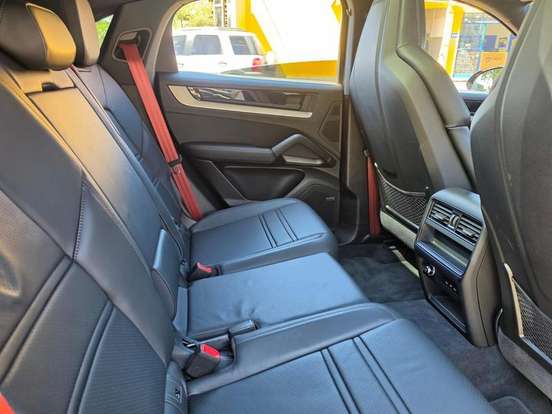 PORSCHE-CAYENNE-2025