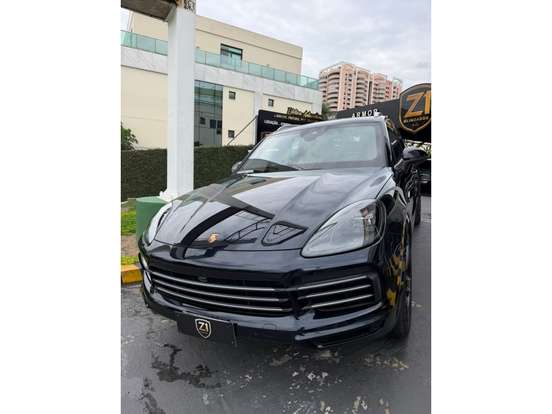 PORSCHE-CAYENNE-2021