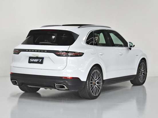PORSCHE-CAYENNE-2020