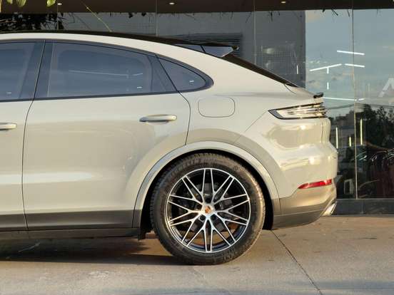 PORSCHE-CAYENNE-2025