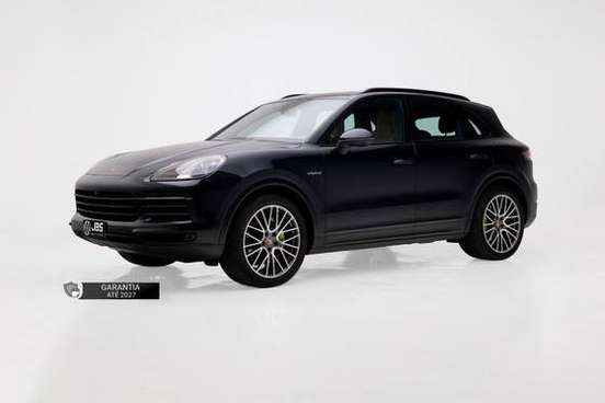 PORSCHE-CAYENNE-2022