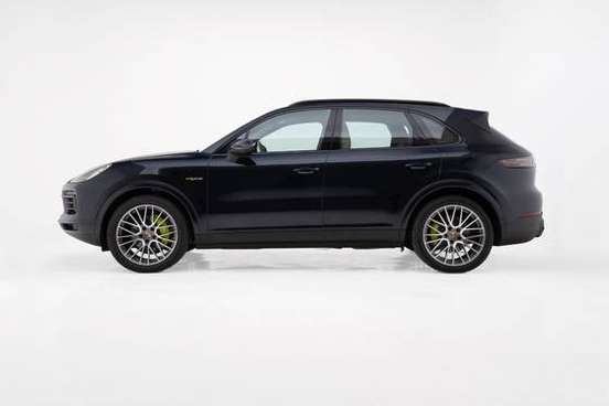 PORSCHE-CAYENNE-2022