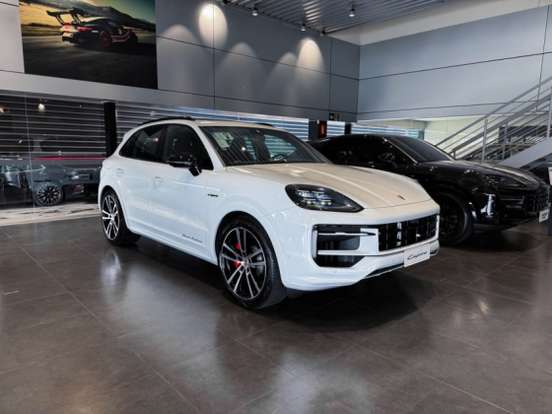 PORSCHE-CAYENNE-2025
