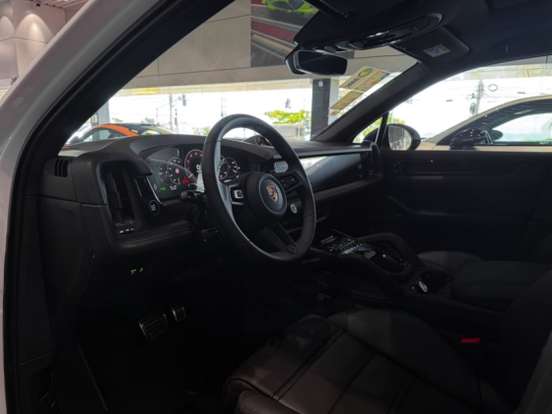 PORSCHE-CAYENNE-2025