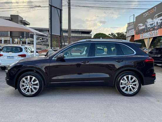 PORSCHE-CAYENNE-2015
