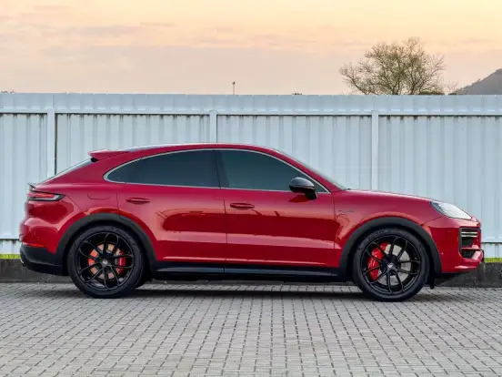 PORSCHE-CAYENNE-2025