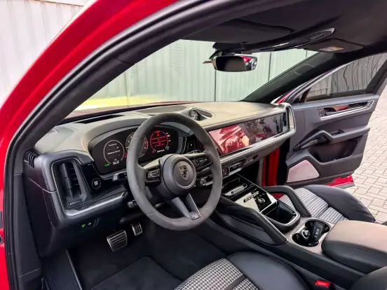 PORSCHE-CAYENNE-2025