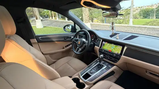 PORSCHE-MACAN-2021