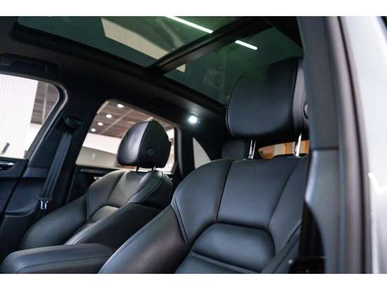 PORSCHE-MACAN-2025