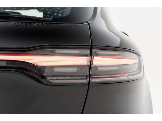 PORSCHE-MACAN-2023