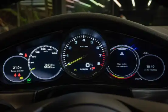 PORSCHE-PANAMERA-2022