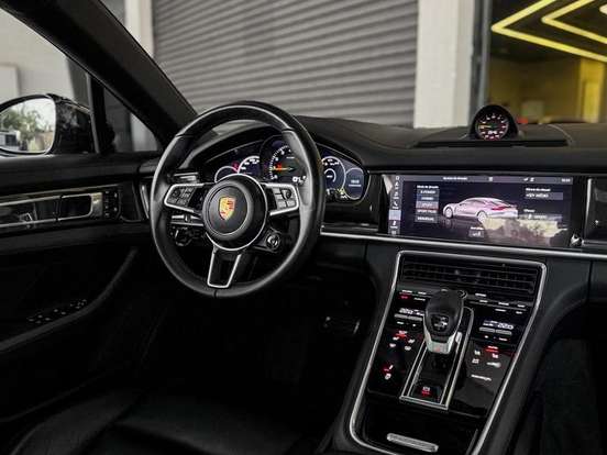 PORSCHE-PANAMERA-2019