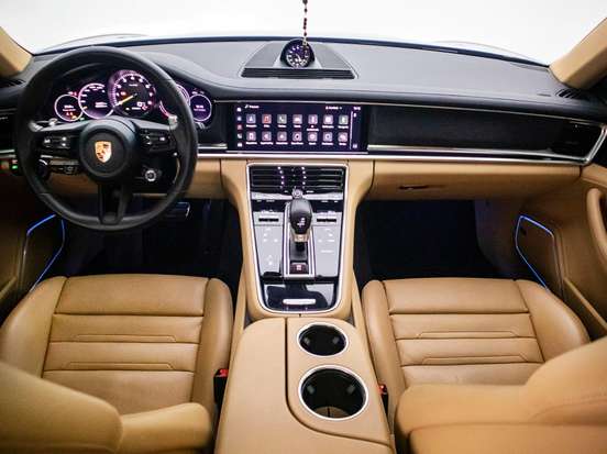 PORSCHE-PANAMERA-2022