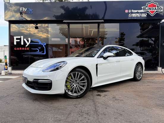 PORSCHE-PANAMERA-2017