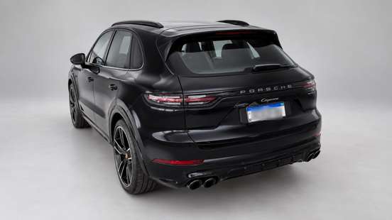PORSCHE-CAYENNE-2023