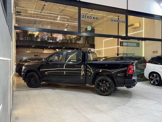 RAM-1500-3.0 HURRICANE 6 BITURBO GASOLINA LARAMIE NIGHT EDITION CD 4X4 AUTOMÁTICO RAM-1500-2024