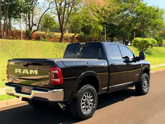 RAM-3500-6.7 I6 TURBO DIESEL LIMITED LONGHORN CD 4X4 AUTOMÁTICO RAM-3500-2023