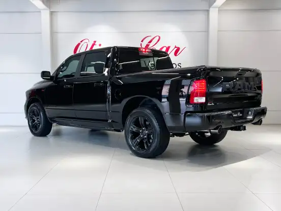 RAM-CLASSIC-5.7 V8 GASOLINA LARAMIE NIGHT EDITION CD 4X4 AUTOMÁTICO RAM-CLASSIC-2023