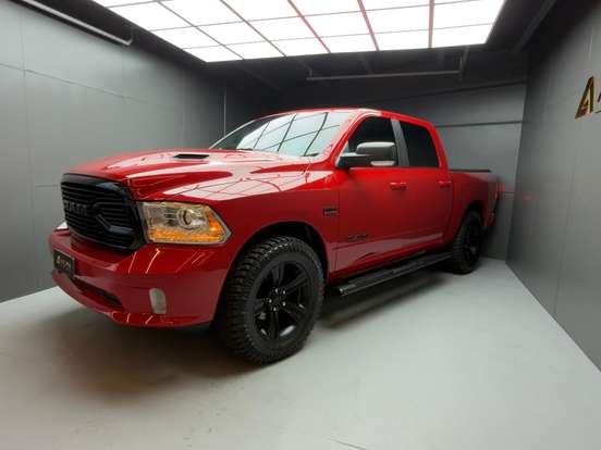 RAM-CLASSIC-5.7 V8 GASOLINA LARAMIE NIGHT EDITION CD 4X4 AUTOMÁTICO RAM-CLASSIC-2022