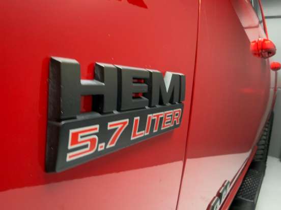 RAM-CLASSIC-5.7 V8 GASOLINA LARAMIE NIGHT EDITION CD 4X4 AUTOMÁTICO RAM-CLASSIC-2022