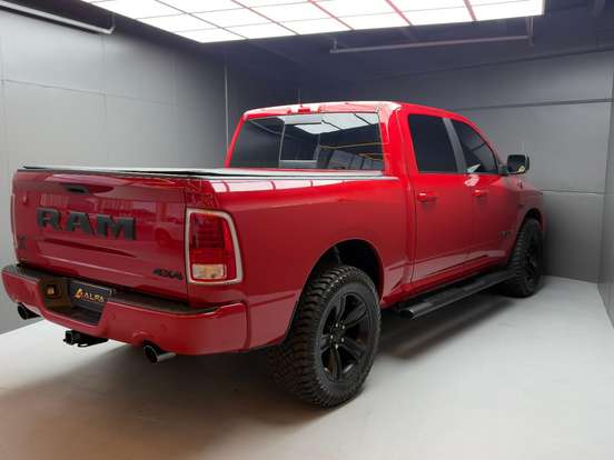 RAM-CLASSIC-5.7 V8 GASOLINA LARAMIE NIGHT EDITION CD 4X4 AUTOMÁTICO RAM-CLASSIC-2022
