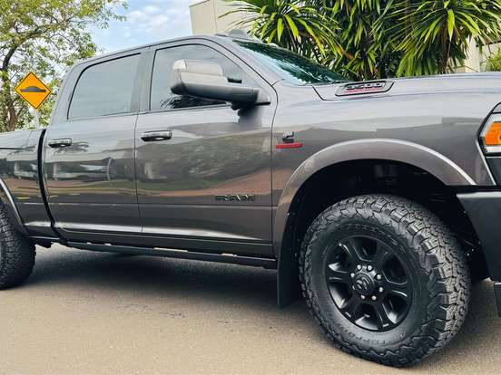 RAM-3500-6.7 I6 TURBO DIESEL LARAMIE NIGHT EDITION CD 4X4 AUTOMÁTICO RAM-3500-2022
