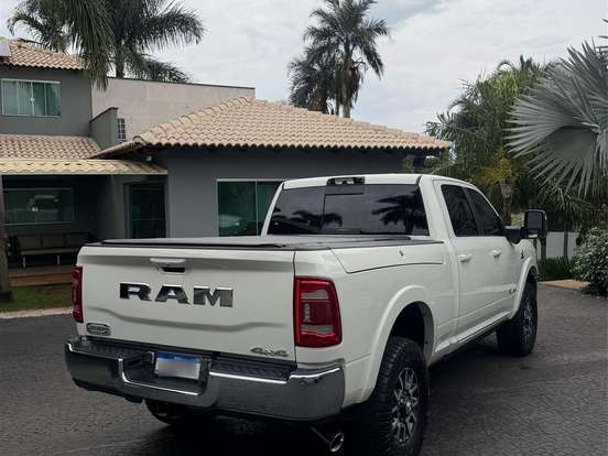 RAM-3500-6.7 I6 TURBO DIESEL LIMITED LONGHORN CD 4X4 AUTOMÁTICO RAM-3500-2023