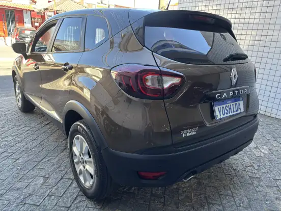 RENAULT-CAPTUR-2018