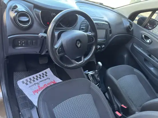 RENAULT-CAPTUR-2018