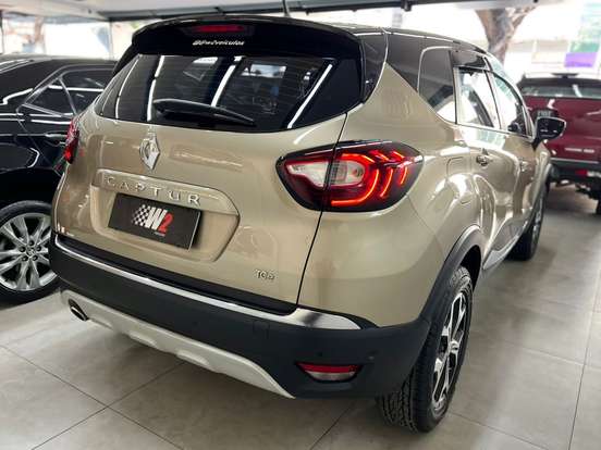 RENAULT-CAPTUR-2021