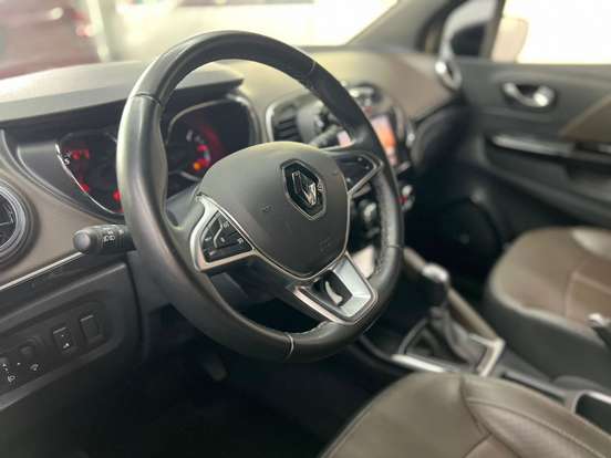 RENAULT-CAPTUR-2021