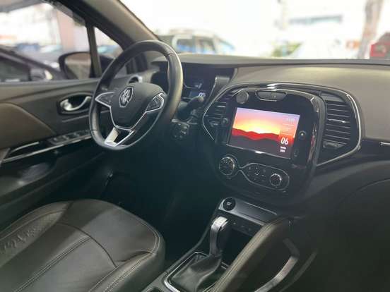 RENAULT-CAPTUR-2021