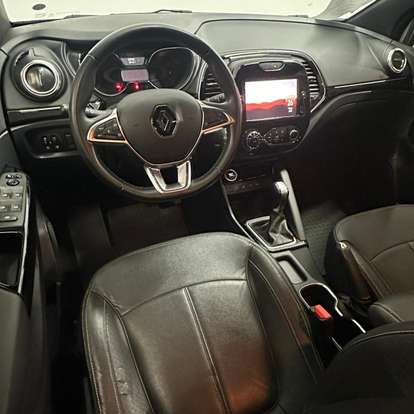 RENAULT-CAPTUR-2021