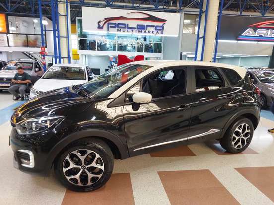 RENAULT-CAPTUR-2017