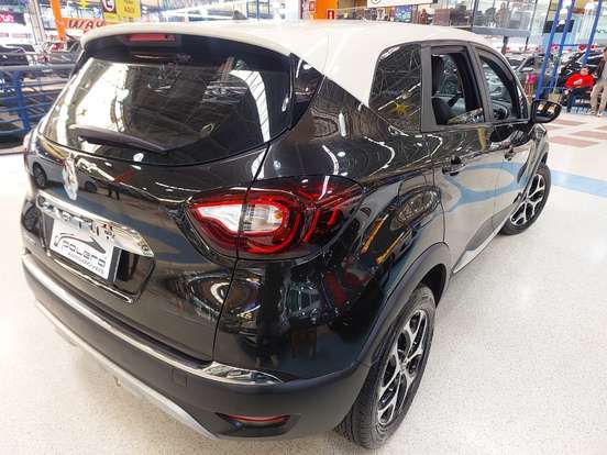 RENAULT-CAPTUR-2017