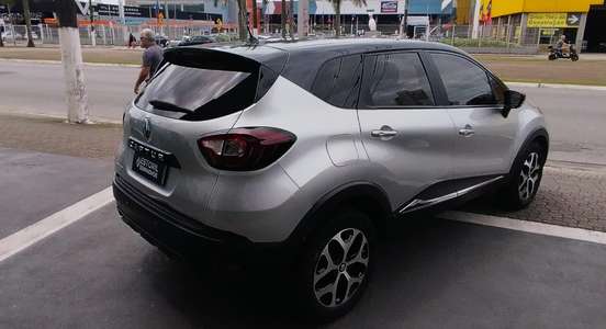 RENAULT-CAPTUR-2017