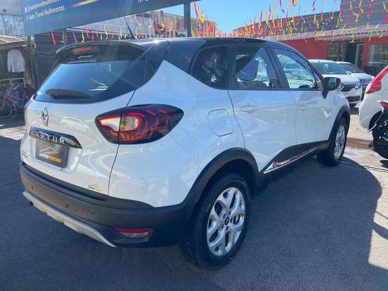 RENAULT-CAPTUR-2018